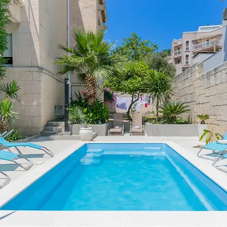 Seaside Luxury With A Swimming Pool - 23559 Villa Split