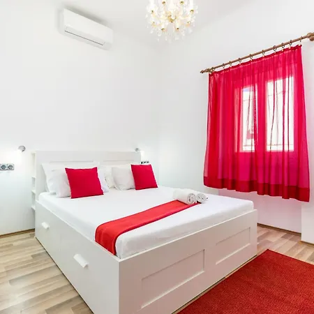 Seaside Luxury With A Swimming Pool - 23559 Villa *