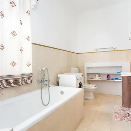 Seaside Luxury With A Swimming Pool - 23559 Villa