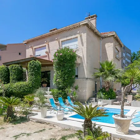 Seaside Luxury With A Swimming Pool - 23559 Villa Split