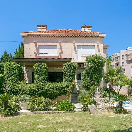 Seaside Luxury With A Swimming Pool - 23559 Villa *